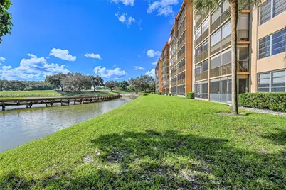 3001 W Rolling Hills Cir #210, Davie, FL 33328 - Photo 18