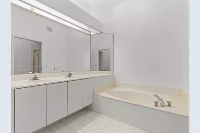 10168 Lombardy Dr, Tamarac, FL 33321 - Photo 18