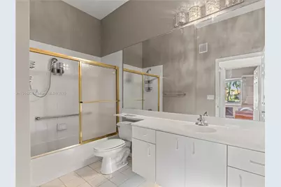 10168 Lombardy Dr, Tamarac, FL 33321 - Photo 12