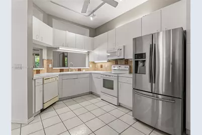 10168 Lombardy Dr, Tamarac, FL 33321 - Photo 14