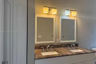 798 NE 43 St, Oakland Park, FL 33334 - Photo 26