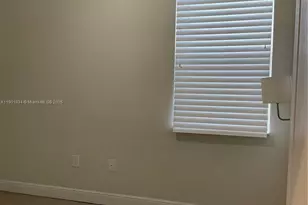 798 NE 43 St, Oakland Park, FL 33334 - Photo 32