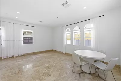 623 NE 11th Ave, Fort Lauderdale, FL 33304 - Photo 8