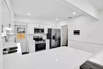 6300 SW 62nd Pl, South Miami, FL 33143 - Photo 18