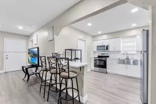 608 NW 9th St, Hallandale Beach, FL 33009 - Photo 10