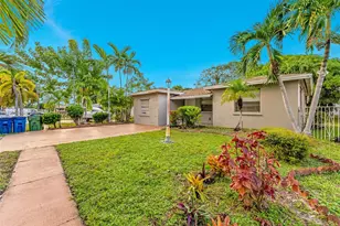 608 NW 9th St, Hallandale Beach, FL 33009 - Photo 4