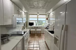 1200 St Charles Pl, Pembroke Pines, FL 33026 - Photo 4