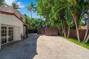 140 N Hibiscus Dr, Miami Beach, FL 33139 - Photo 30