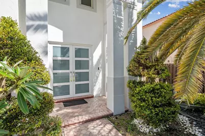 11325 NW 66th St, Doral, FL 33178 - Photo 8