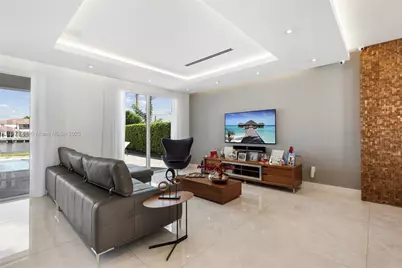 11325 NW 66th St, Doral, FL 33178 - Photo 16