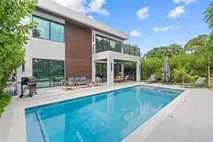 2531 NE 182, Miami, FL 33160 - Photo 1