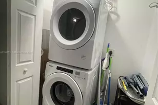 11605 NW 89th St, Doral, FL 33178 - Photo 12