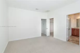 1027 NE 207th St, Miami, FL 33179 - Photo 14