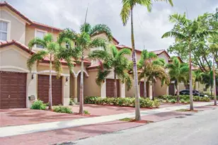 1027 NE 207th St, Miami, FL 33179 - Photo 2