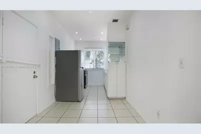 825 Jefferson Ave #4, Miami Beach, FL 33139 - Photo 8