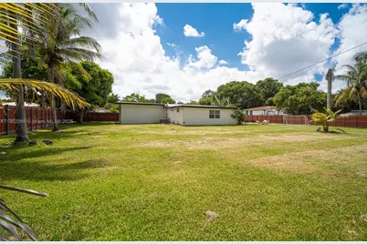 13751 NE 1st Ave, Miami, FL 33161 - Photo 46