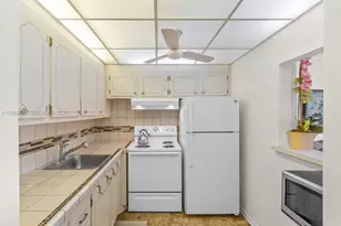 197 Prescott J, Deerfield Beach, FL 33442 - Photo 10