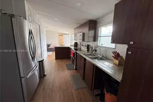 575 SW 131st Ave, Davie, FL 33325 - Photo 4