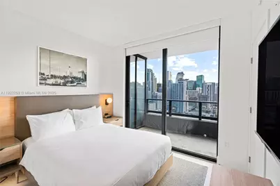 159 NE 6th St #2405, Miami, FL 33132 - Photo 18