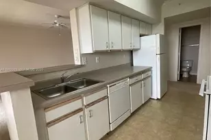 11730 SW 2nd St, Pembroke Pines, FL 33025 - Photo 12