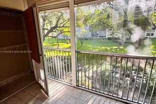 1251 SW 125th Ave, Pembroke Pines, FL 33027 - Photo 8