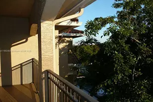 11701 SW 2nd St, Pembroke Pines, FL 33025 - Photo 4