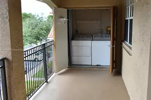 11701 SW 2nd St, Pembroke Pines, FL 33025 - Photo 14