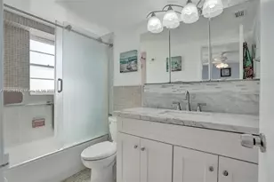 7620 Carlyle Ave, Miami Beach, FL 33141 - Photo 22