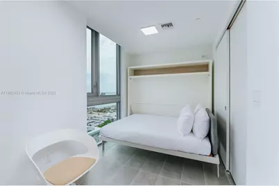 227 NE 2nd St #2908, Miami, FL 33132 - Photo 6