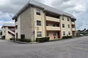 8951 SW 72nd St, Miami, FL 33173 - Photo 8