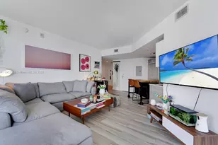 1300 Brickell Bay Dr, Miami, FL 33131 - Photo 2