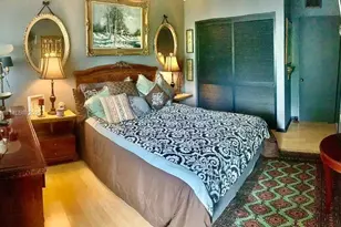 877 NE 195th St, Miami, FL 33179 - Photo 16