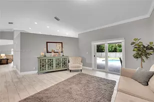 9841 SW 1st St, Plantation, FL 33324 - Photo 10