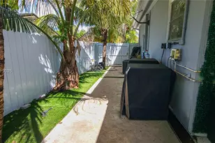 232 NE 160th St, Miami, FL 33162 - Photo 28