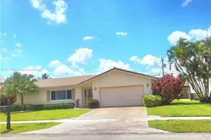 8 Tam O Shanter Ln, Boca Raton, FL 33431 - Photo 1