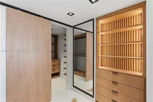 100 Bayview Dr, Sunny Isles Beach, FL 33160 - Photo 22