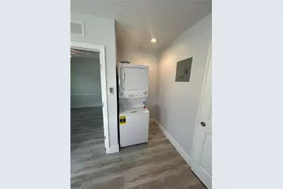 250 SW Airview Ave #B, Port Saint Lucie, FL 34984 - Photo 4