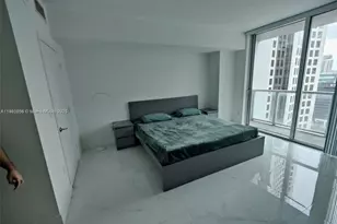 55 SE 6th St, Miami, FL 33131 - Photo 14