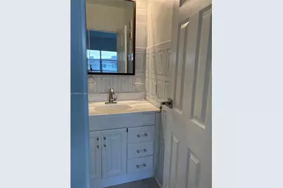 4700 NW 35th St #602, Lauderdale Lakes, FL 33319 - Photo 8