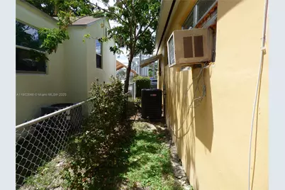 347 NW 42nd St, Miami, FL 33127 - Photo 10