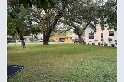 860 NE 81st St, Miami, FL 33138 - Photo 2