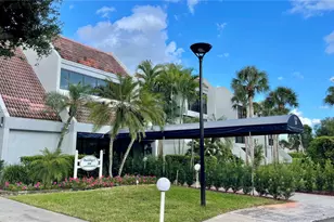 200 Lakeview Dr, Weston, FL 33326 - Photo 1