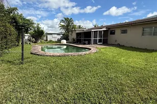 20730 NE Miami Ct, Miami Gardens, FL 33179 - Photo 14