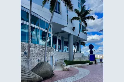 335 S Biscayne Blvd #2200, Miami, FL 33131 - Photo 2