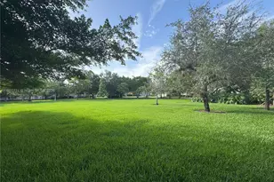 159 Cameron Ct, Weston, FL 33326 - Photo 12