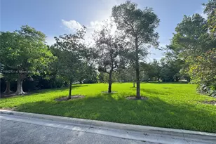 159 Cameron Ct, Weston, FL 33326 - Photo 2