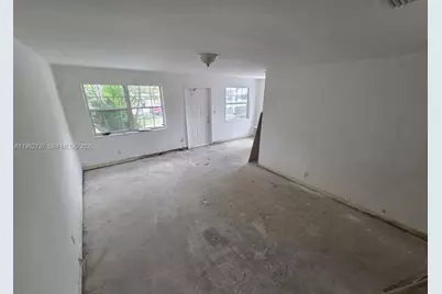 411 NE 57th Ct, Oakland Park, FL 33334 - Photo 4