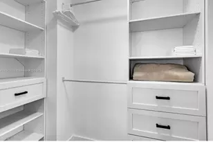 2555 Collins Ave, Miami Beach, FL 33140 - Photo 30