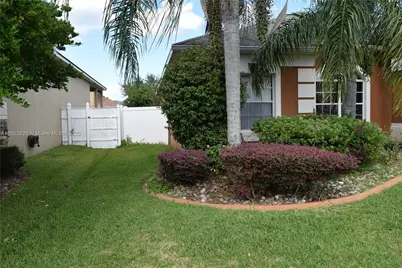 18081 Thornhill Grand Circle, Orlando, FL 32820 - Photo 4