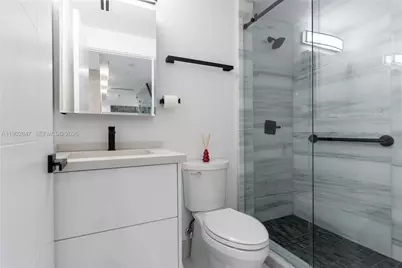 5601 N Ocean Dr, Hollywood, FL 33019 - Photo 32